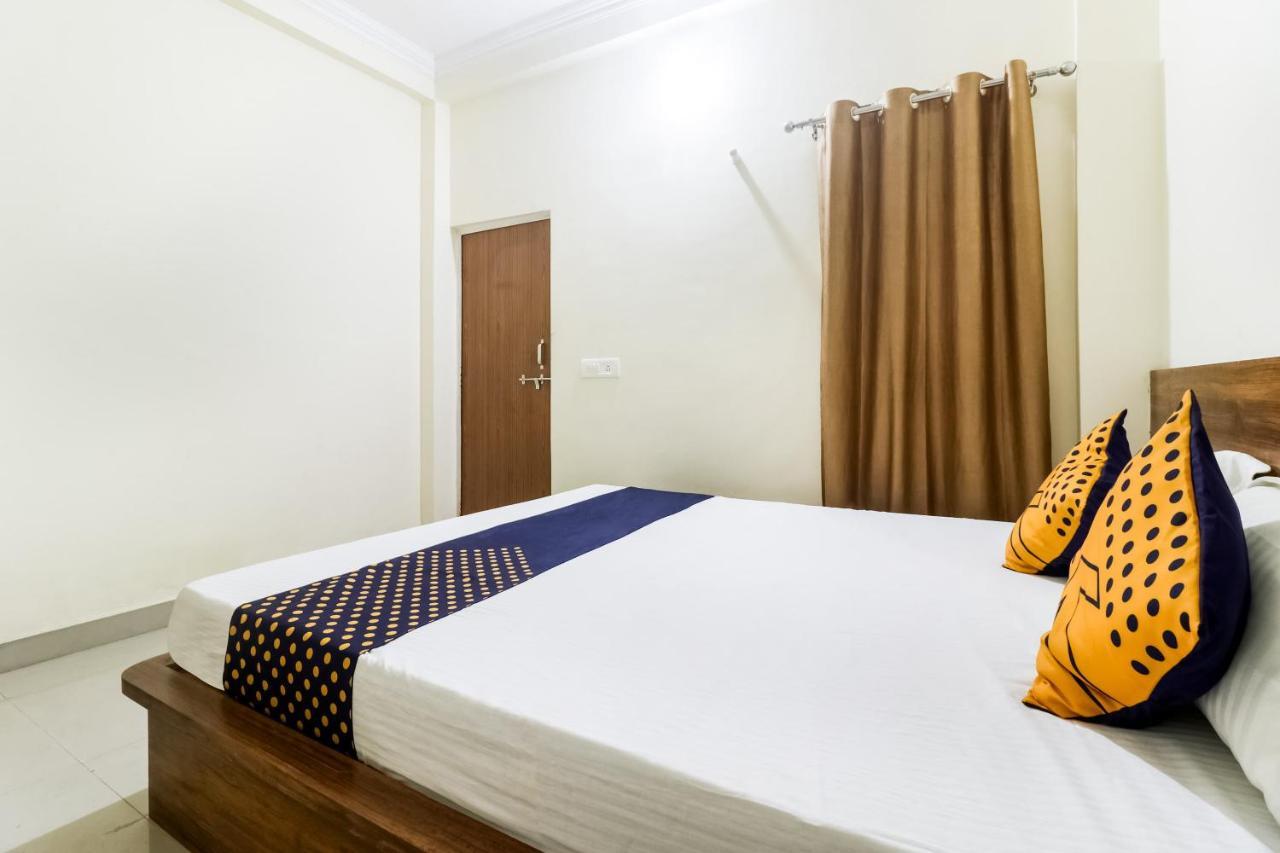 Oyo 40073 Yash Homestay Samarda Kaliāsot Exterior photo