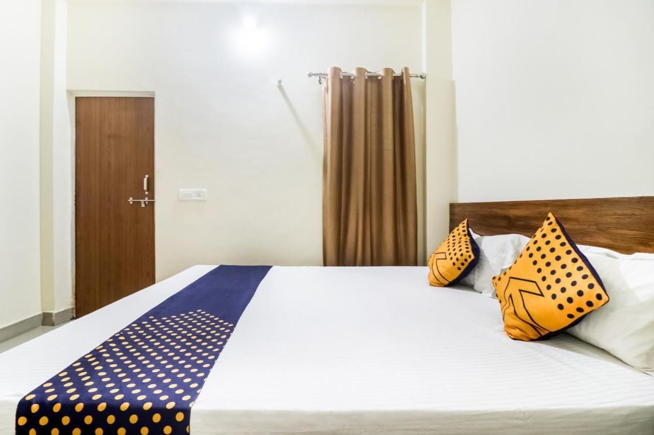 Oyo 40073 Yash Homestay Samarda Kaliāsot Exterior photo