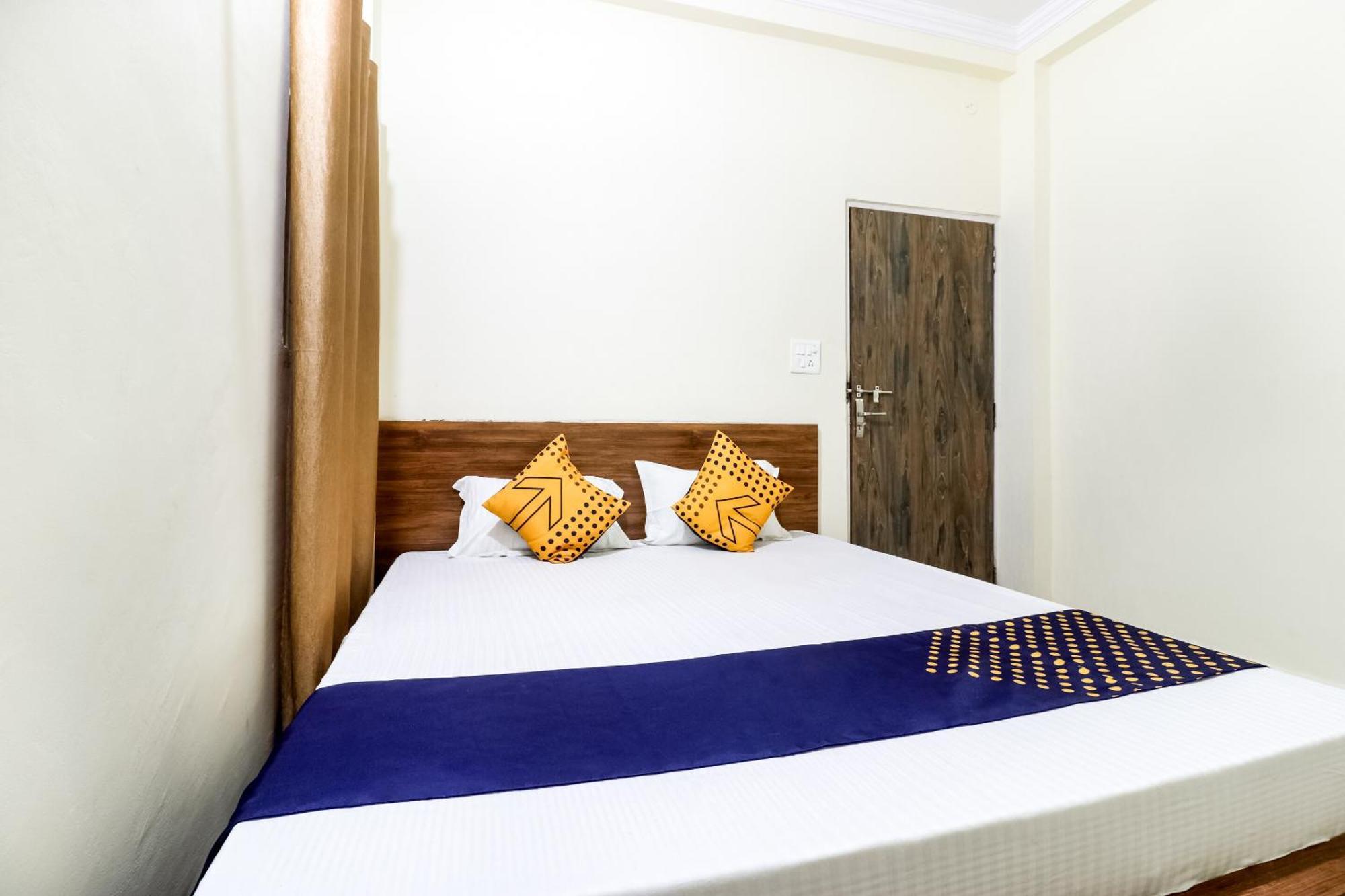 Oyo 40073 Yash Homestay Samarda Kaliāsot Exterior photo