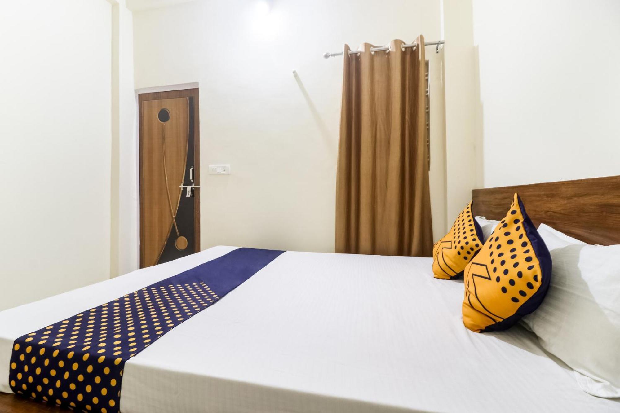 Oyo 40073 Yash Homestay Samarda Kaliāsot Exterior photo